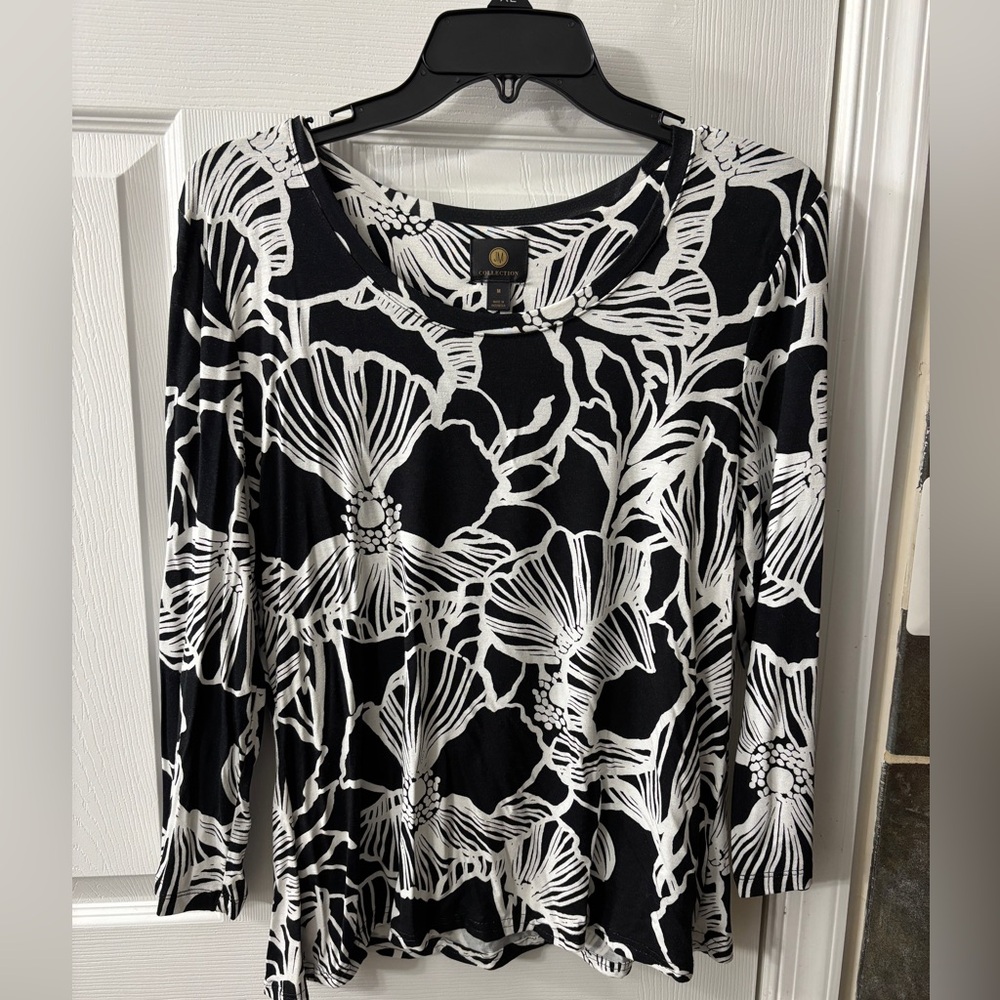JM Collection Black & White Floral Long-Sleeve Top